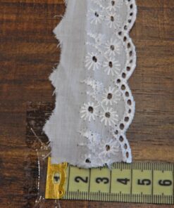 Alternative view of Δαντέλα βαμβακερή ασπροκέντημα 4cm κωδ.29