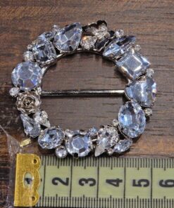 Alternative view of Τόκα μεταλλική με στράς 3,5cm κωδ.183