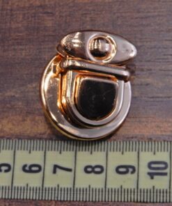 Alternative view of Κούμπωμα μεταλλικό τύπου vintage για πλεκτή τσάντα