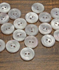Κουμπί πλαστικό άσπρο ιριδίζον 13mm 20τμχ