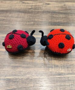 Χειροποίητο πλεκτό γούρι πασχαλίτσα